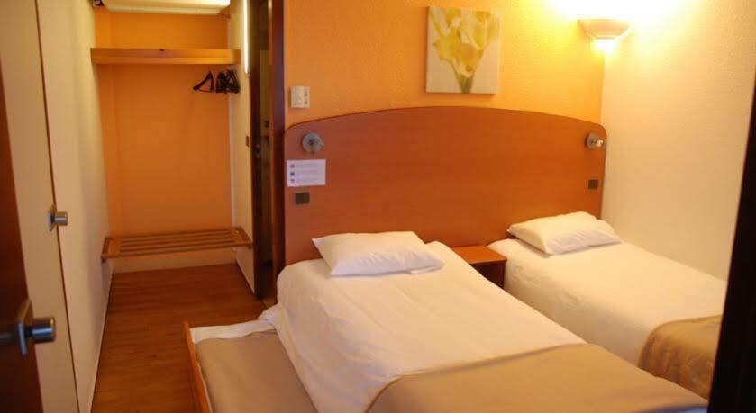 Hôtel Belleville, Villefranche-sur-Saône Nord  Extérieur photo